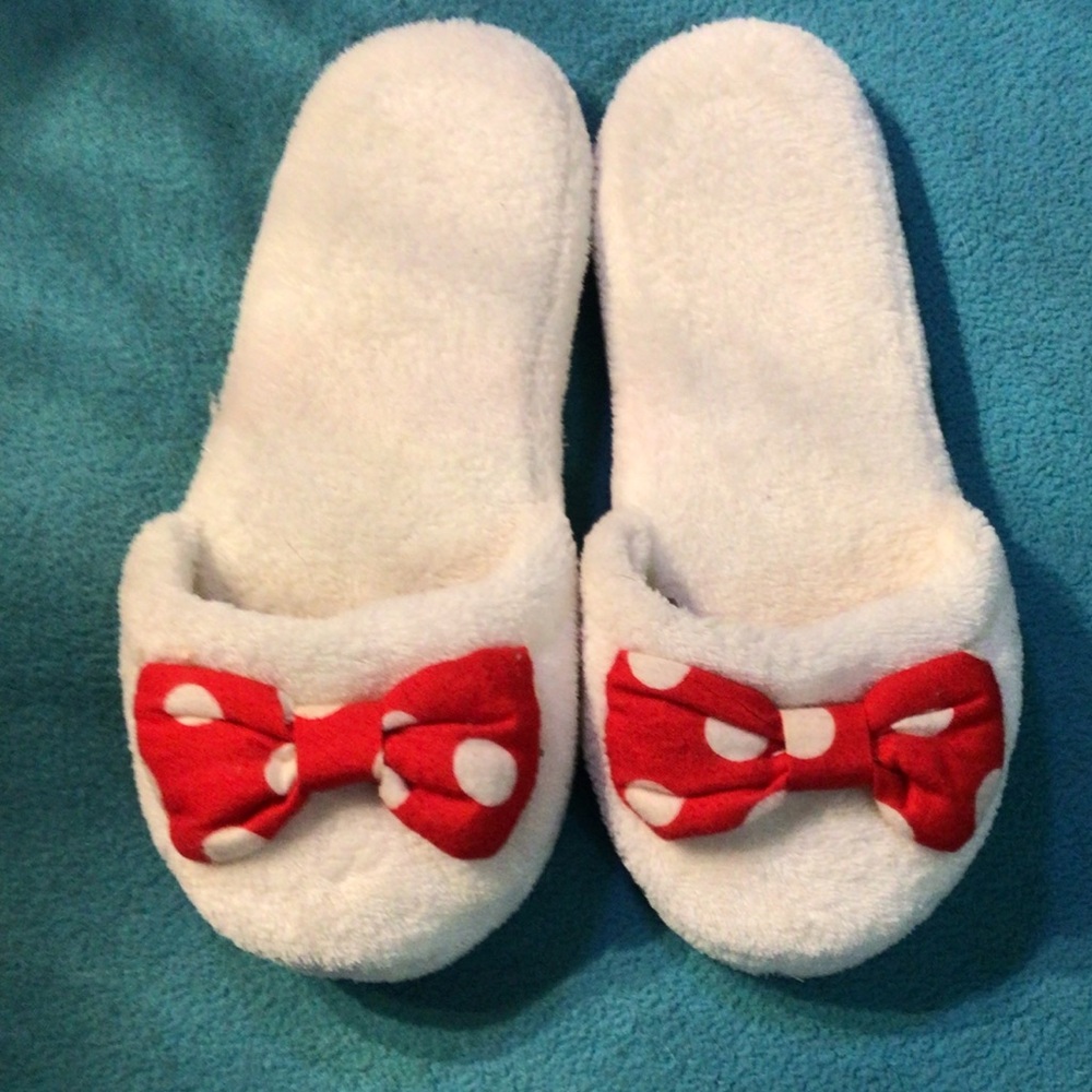 Cozy White Slippers with Red Polka Dot Bow